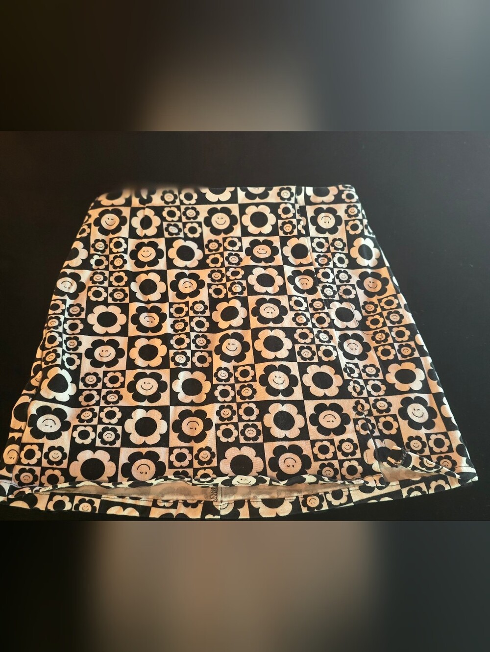 art class‎ Black and Cream Floral Graphic Mini Skirt Size 7/8
